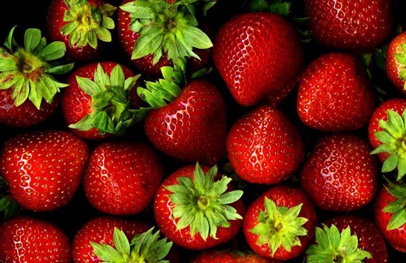 خواص توت فرنگی برای تب_8