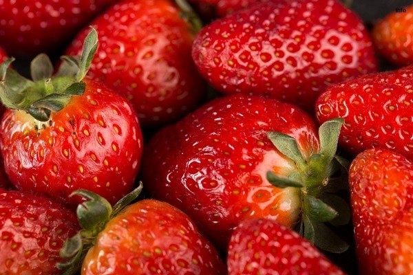 خواص توت فرنگی برای تخمدان_9