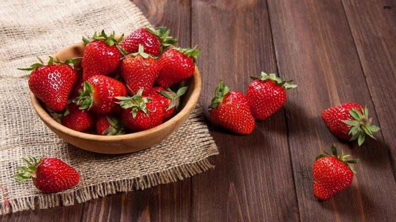 خواص توت فرنگی برای جوش صورت_5