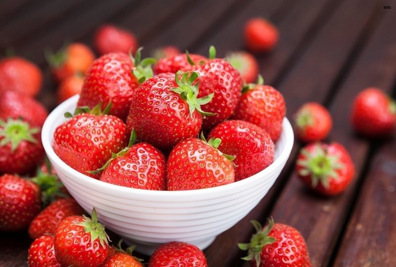 خواص توت فرنگی برای چشم_7