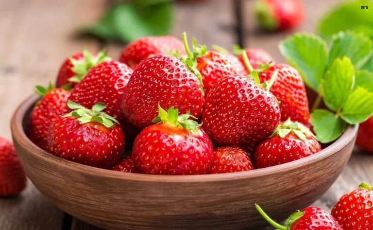 خواص توت فرنگی در شب_9
