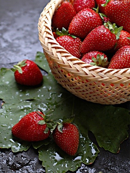 خواص توت فرنگی و گوجه سبز_1