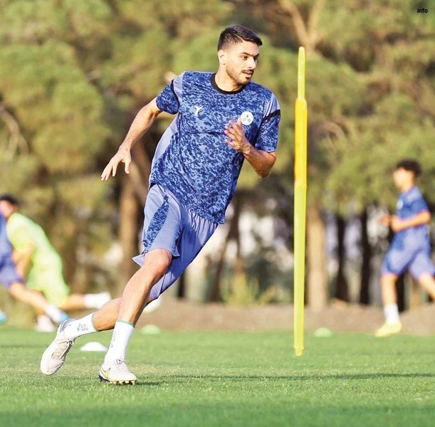 دلال بازیکن فوتبال_9