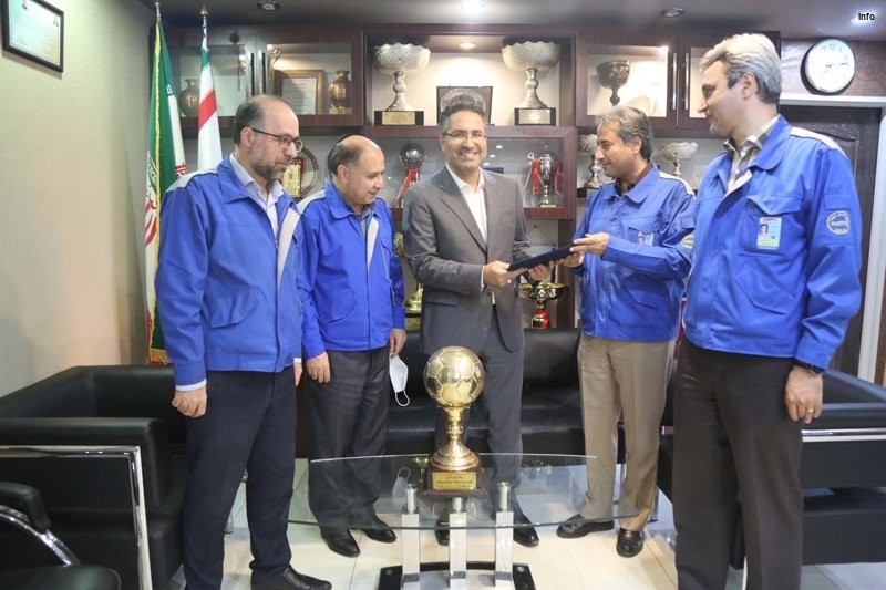 مدیر برنامه های معروف فوتبال ایران_7
